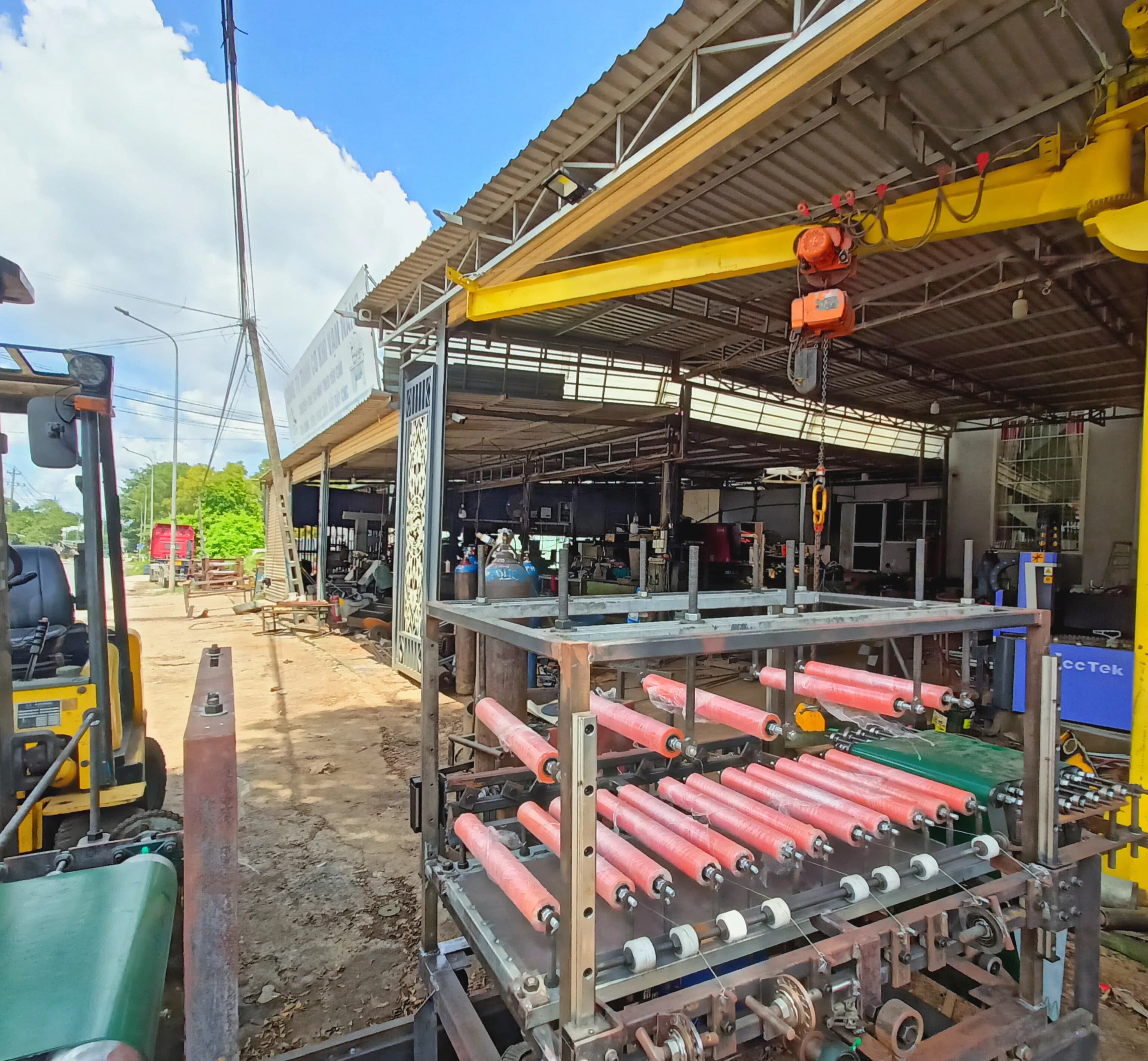 Xưởng gia công cơ khí Vạn Năng