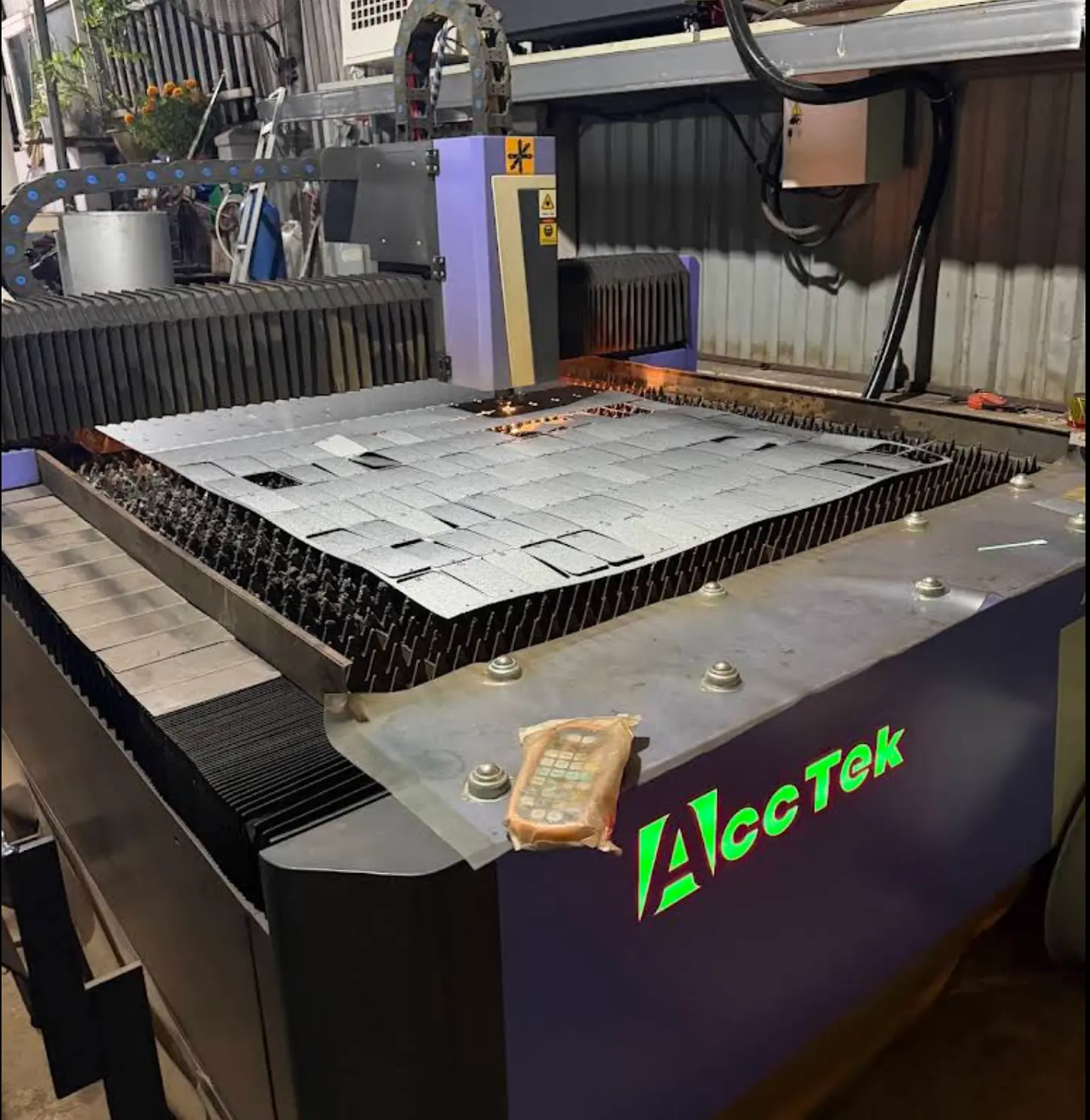 Cắt Laser Fiber CNC